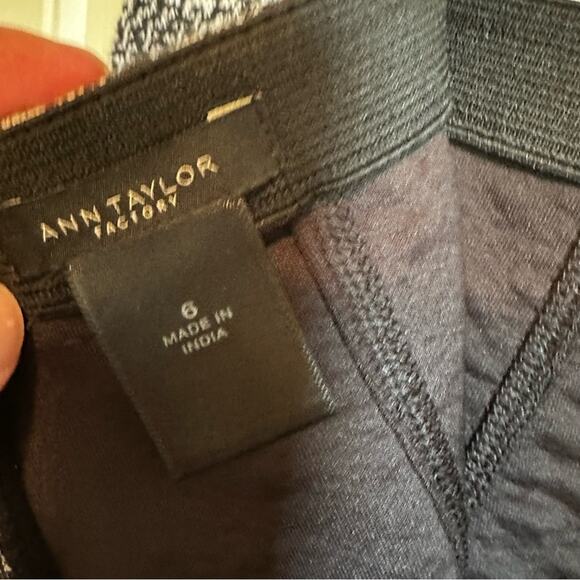 Ann Taylor women’s skirt size 6 grey pencil - Picture 4 of 6